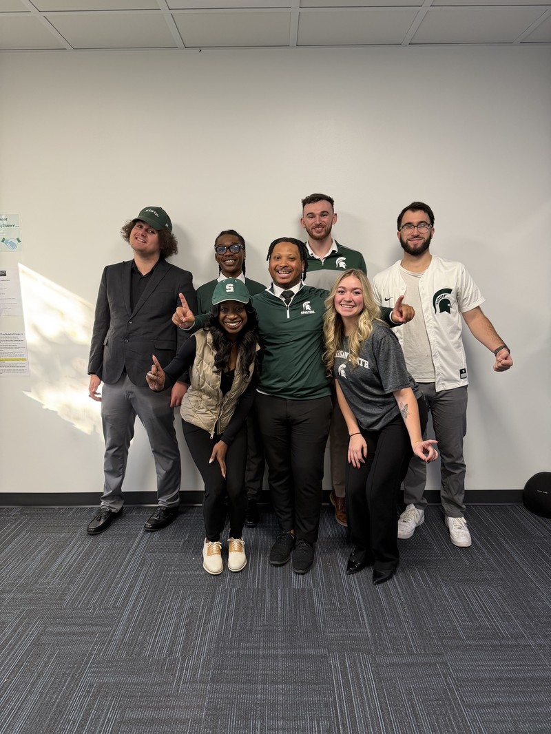 Leadership development meeting for management trainees at Elite Breakout Marketing
